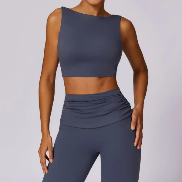 Remera sin mangas con cuello alto - Imagen 4