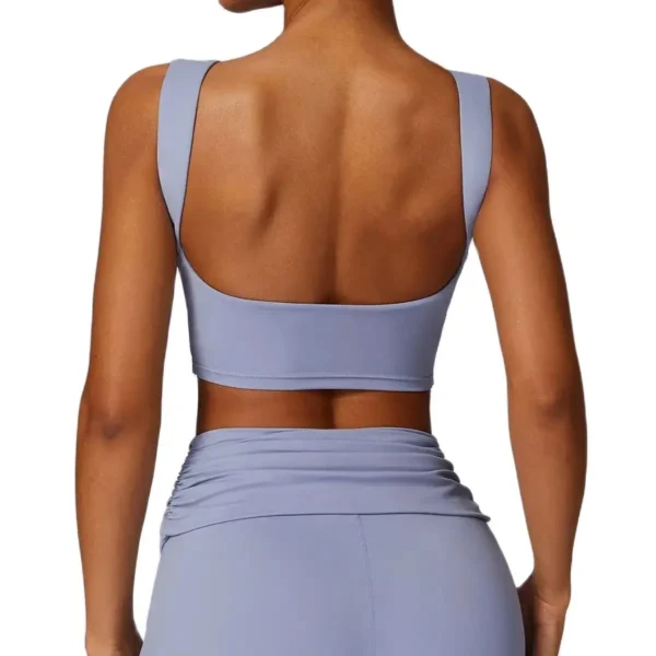 Remera sin mangas con cuello alto - Imagen 2