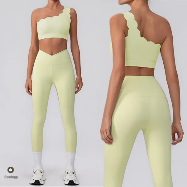 Pad-Conjunto de Yoga con hombros descubiertos y detalles ondulados - Imagen 3