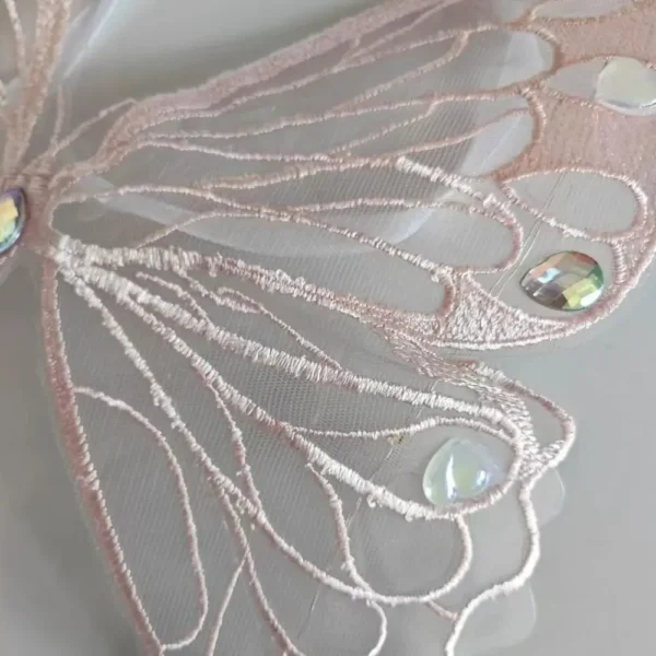 Ala brillante y mariposa - Imagen 4