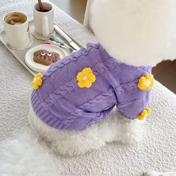 Suéter Morado de Flor amarilla para Perros Pequeños y Medianos - Imagen 2