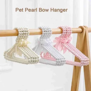 Percha de plástico con forma de corazón para perro