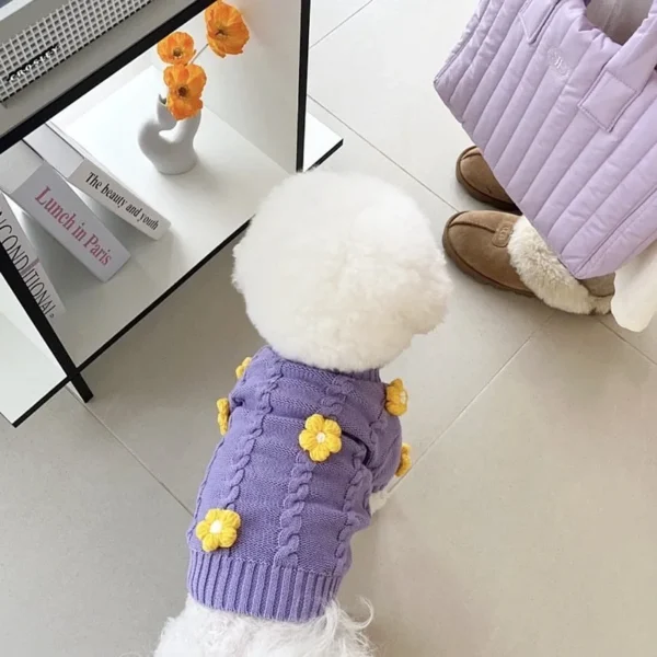 Suéter Morado de Flor amarilla para Perros Pequeños y Medianos - Imagen 3